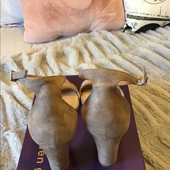 SOLD!Steve Madden- Beella Ankle strap block heel - Picture 3 of 6